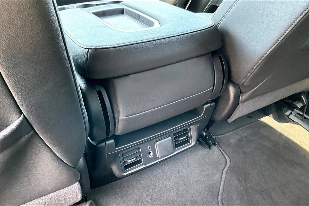 Used 2025 GMC Sierra 1500 SLT AWD/4WD image 13