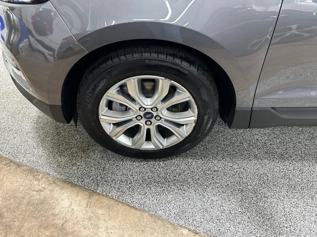 Certified 2022 Ford Edge Titanium w/ Equipment Group 301A AWD/4WD image 35