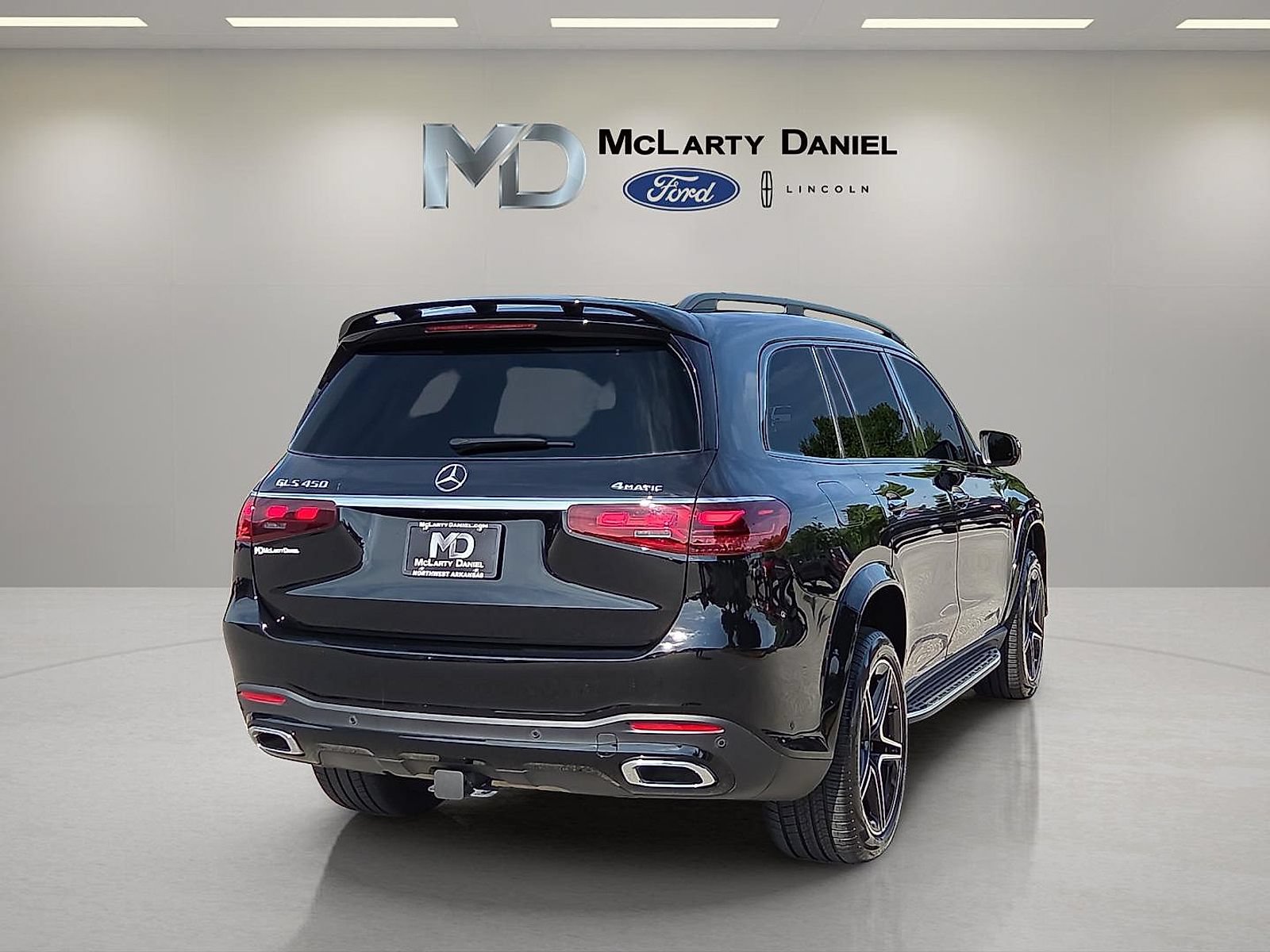 Used 2024 Mercedes-Benz GLS 450 4MATIC image 5