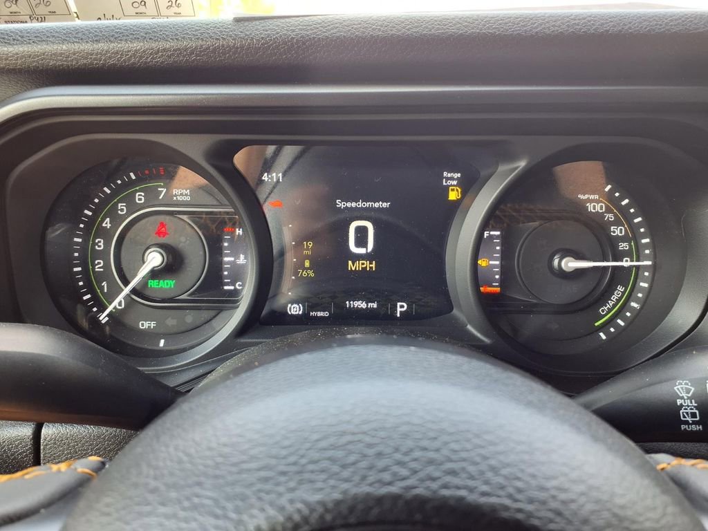 Used 2024 Jeep Wrangler Unlimited w/ Convenience Group AWD/4WD image 17