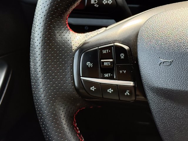 Certified 2024 Ford Escape ST-Line w/ Tech Pack #1 FWD image 29
