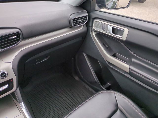 Certified 2023 Ford Explorer XLT w/ Equipment Group 202A RWD image 17