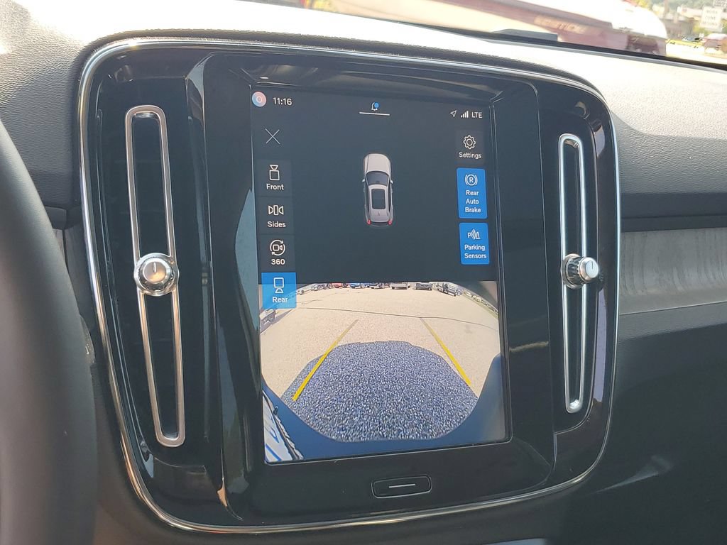 Used 2023 Volvo XC40 B5 Plus w/ Driver Assist Package AWD/4WD image 25