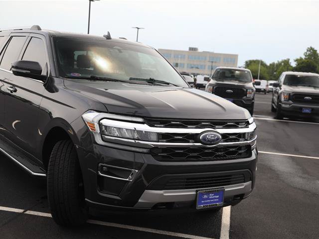 Certified 2022 Ford Expedition Max Limited AWD/4WD image 4