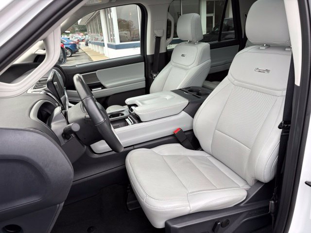 Certified 2025 Ford Expedition Max Platinum w/ Driver's Package AWD/4WD image 5