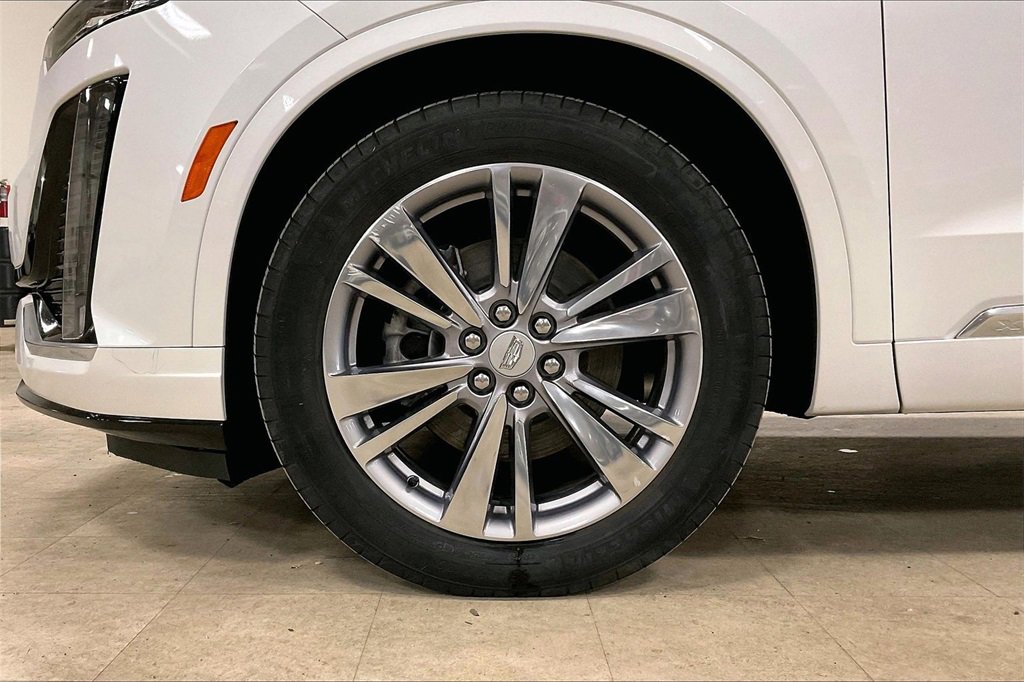 Used 2024 Cadillac XT6 Premium Luxury image 9