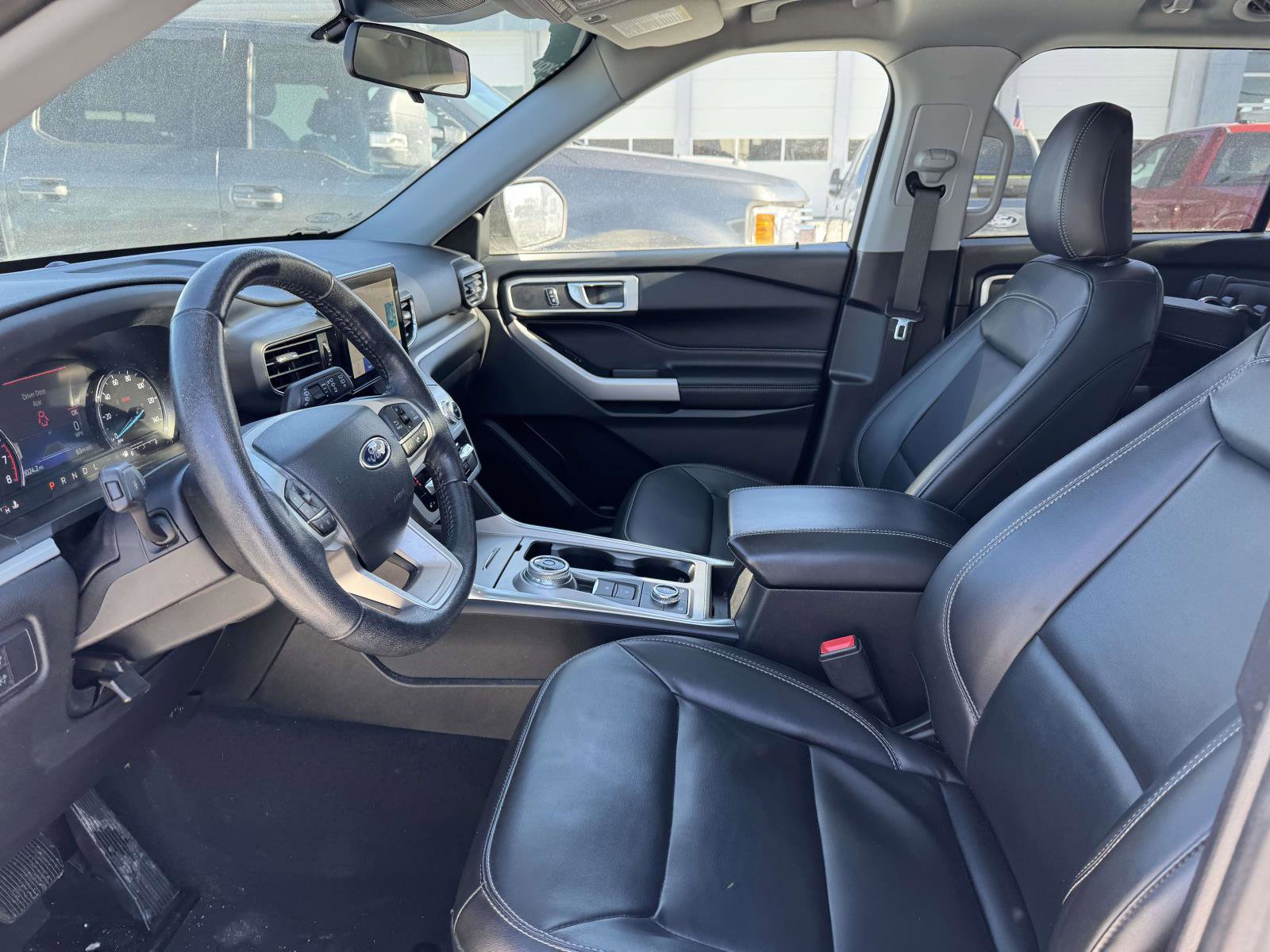 Certified 2022 Ford Explorer XLT w/ Equipment Group 202A image 13