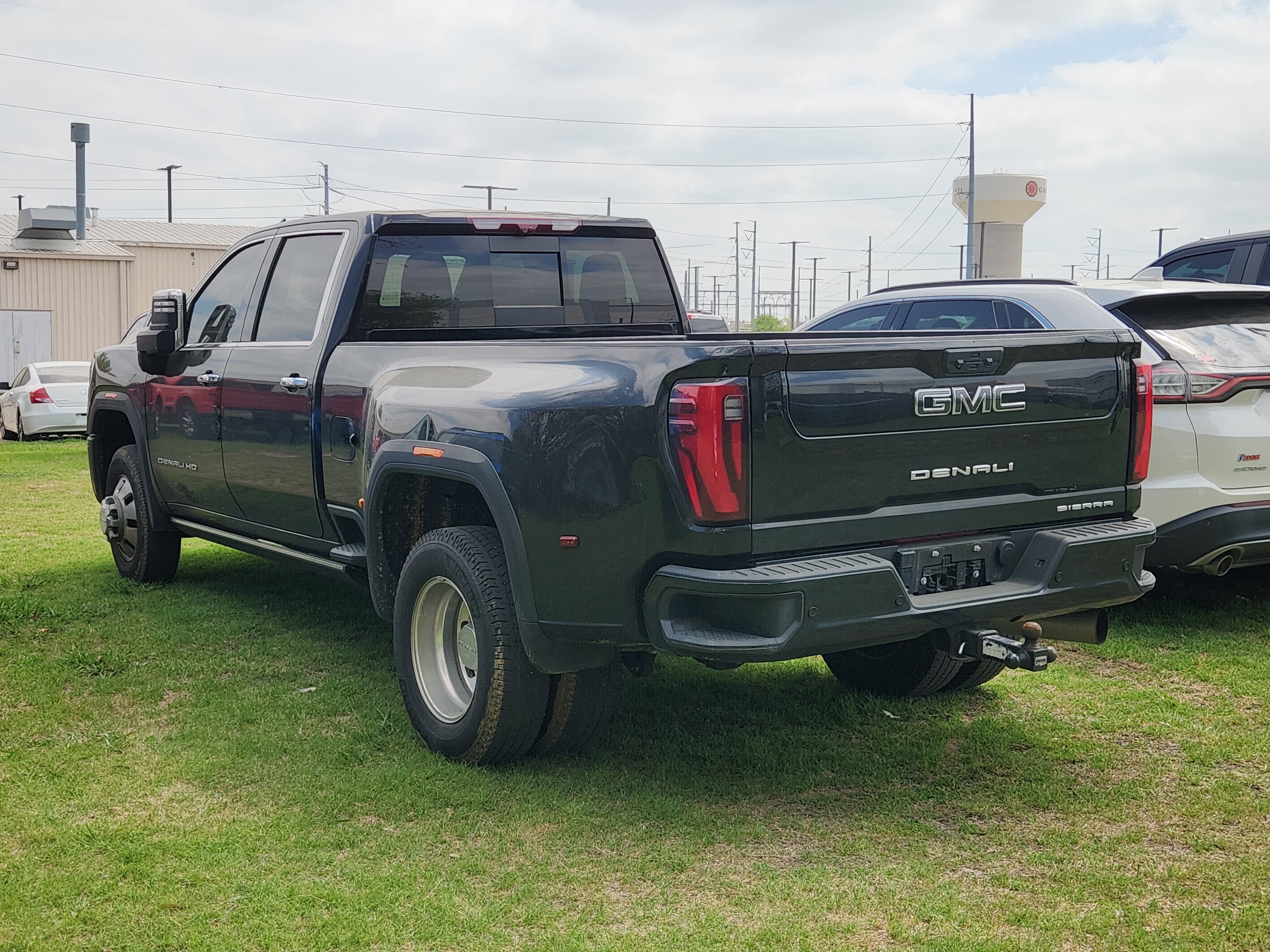 Used 2024 GMC Sierra 3500 Denali Ultimate AWD/4WD image 6