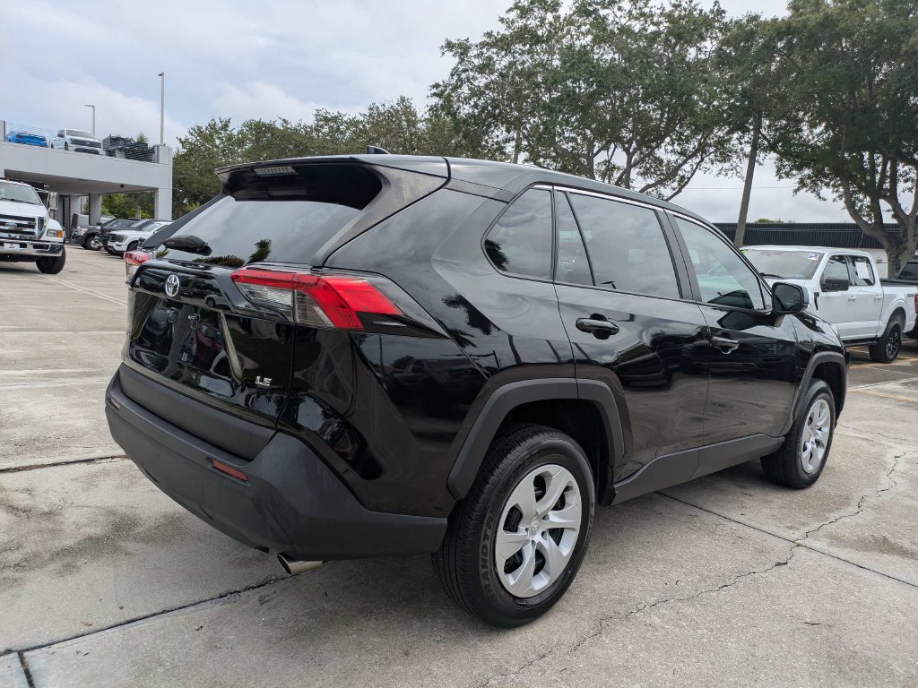 Used 2024 Toyota RAV4 LE FWD image 8
