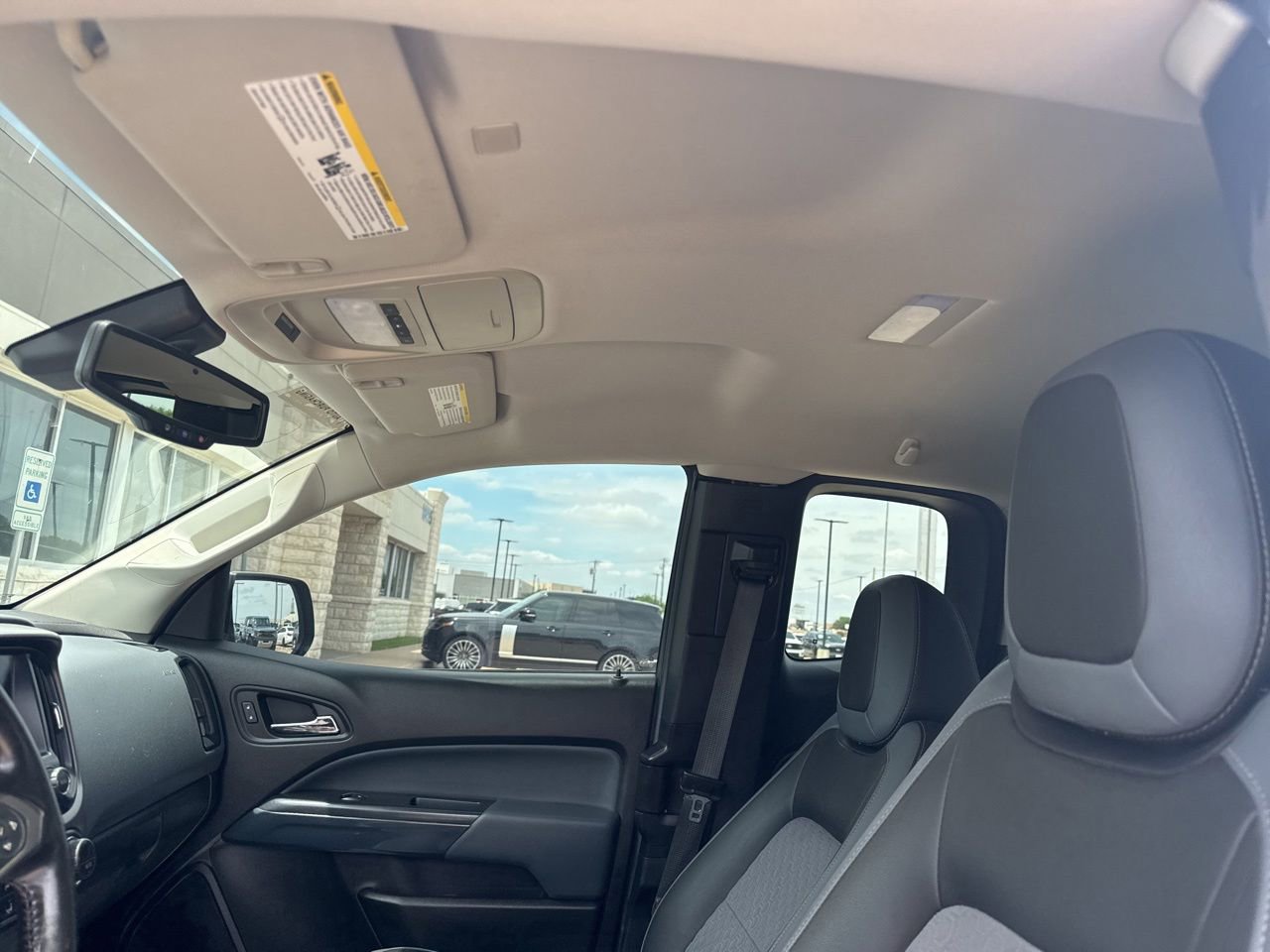 Used 2018 Chevrolet Colorado Z71 AWD/4WD image 9