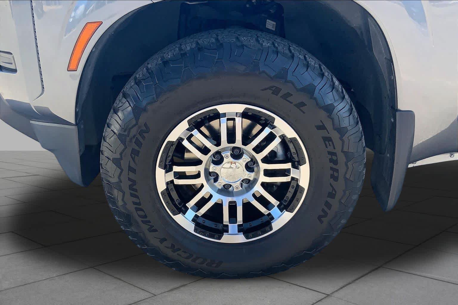 Used 2022 Nissan Frontier S w/ Technology Package AWD/4WD image 11