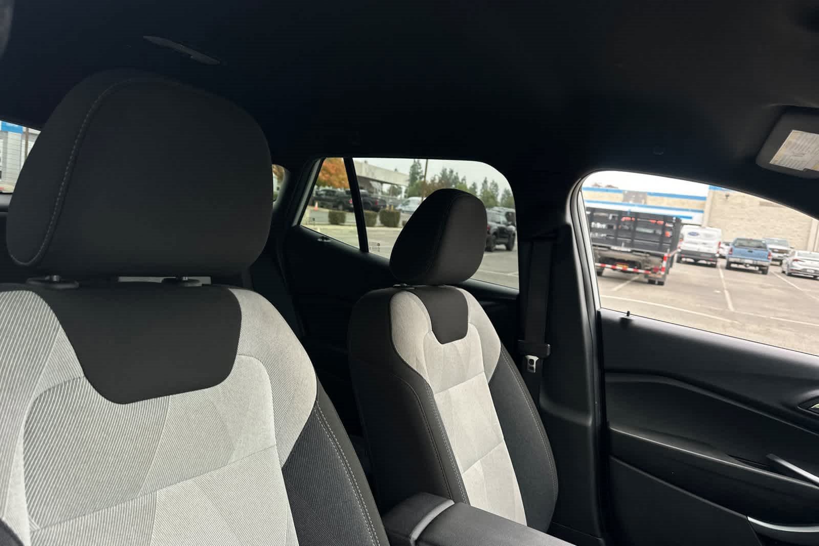 Used 2025 Chevrolet Trax RS w/ Driver Confidence Package image 18