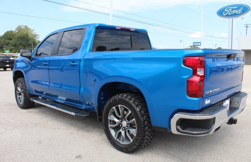 Used 2024 Chevrolet Silverado 1500 LT w/ Z71 Off-Road Package AWD/4WD image 6