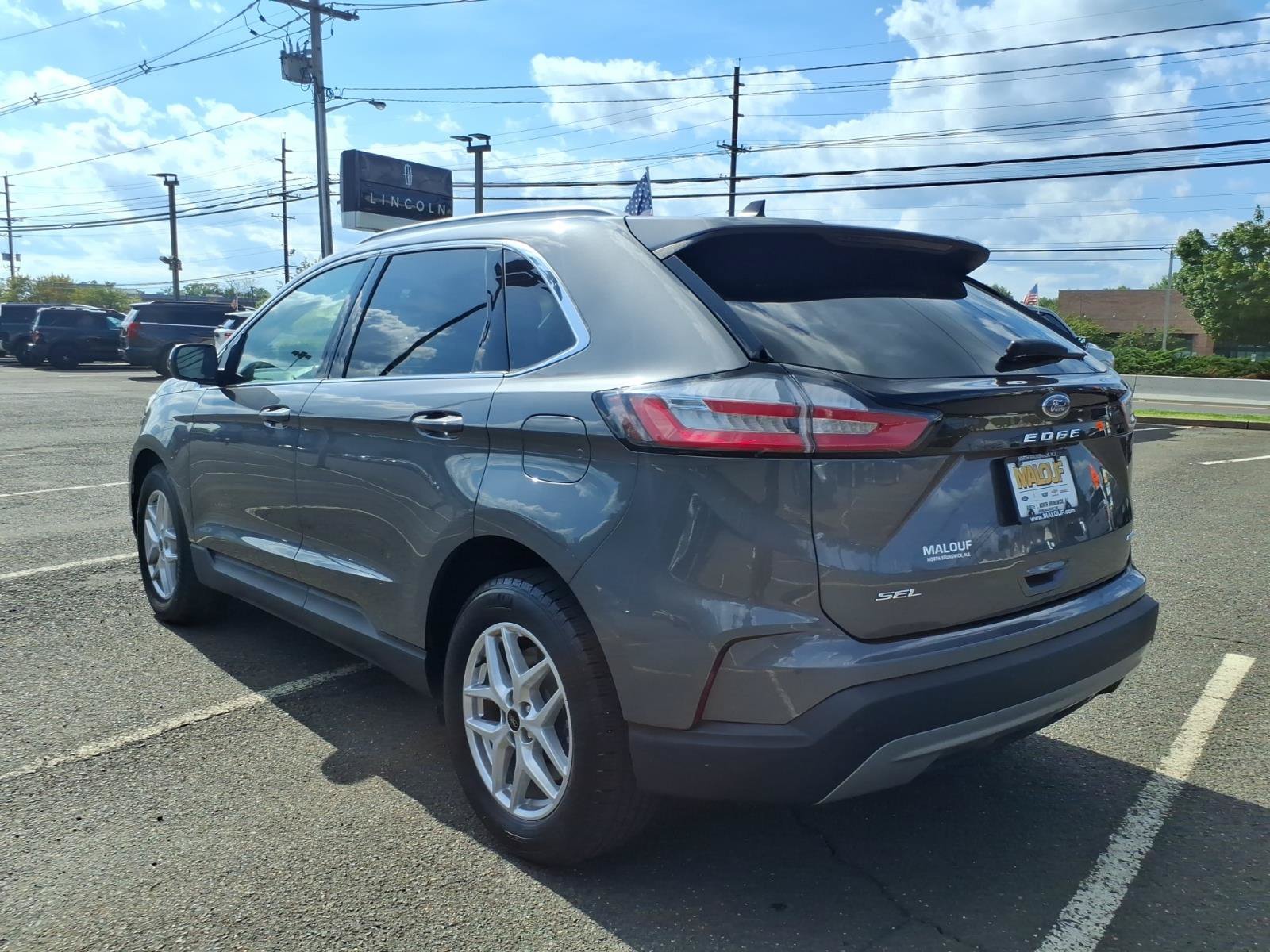 Certified 2024 Ford Edge SEL w/ Convenience Package AWD/4WD image 4
