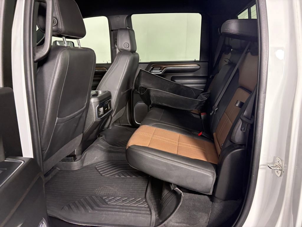 Used 2024 Chevrolet Silverado 3500 High Country image 28