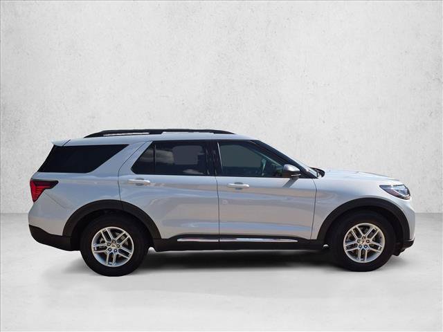Certified 2025 Ford Explorer Active RWD image 4