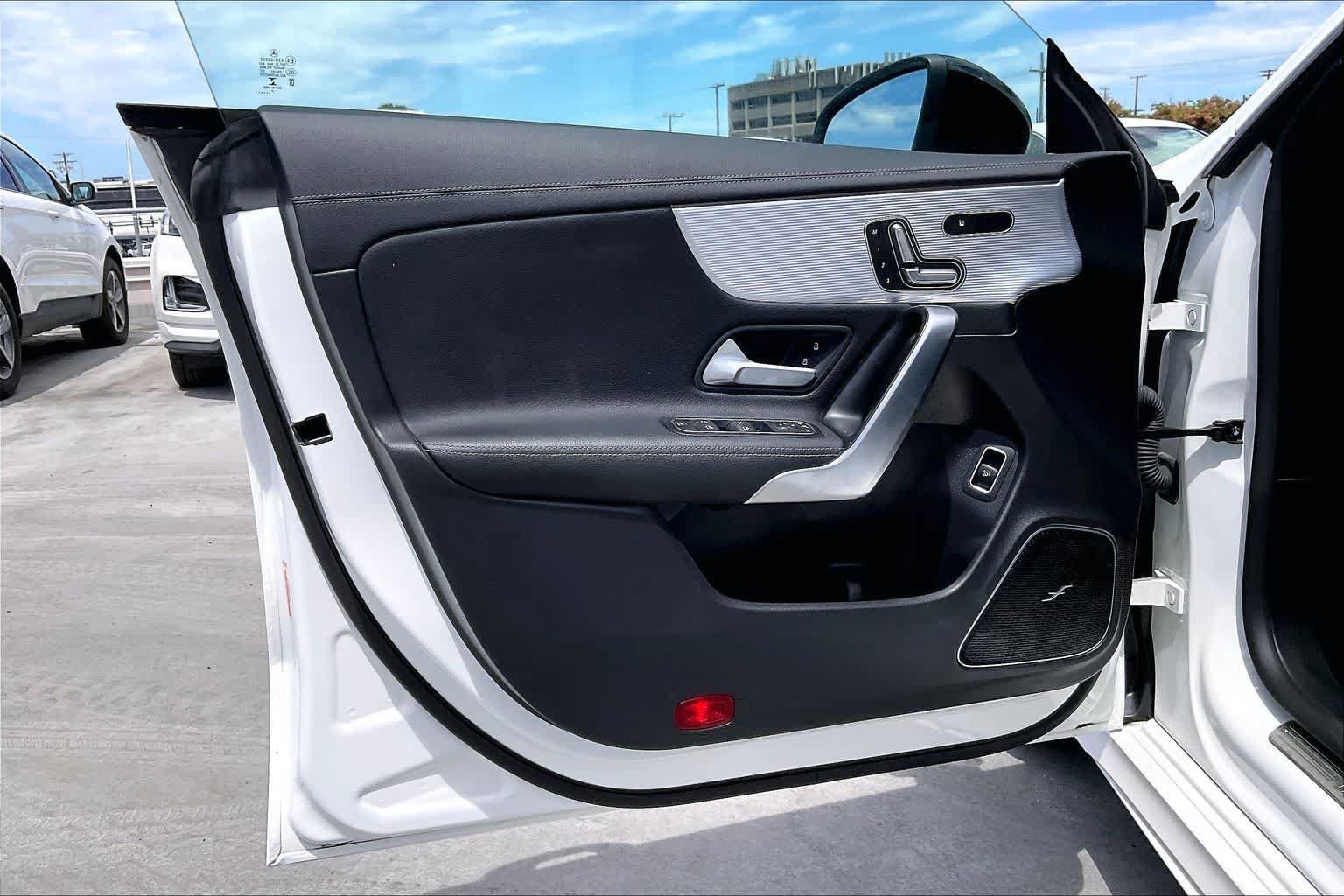 Used 2020 Mercedes-Benz CLA 250 image 27