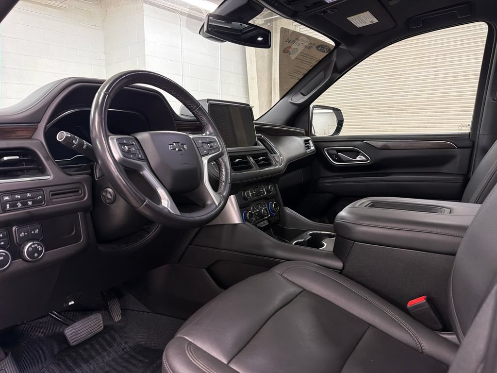 Used 2022 Chevrolet Tahoe Z71 w/ Luxury Package AWD/4WD image 6