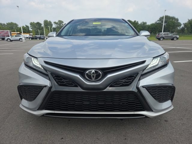 Used 2024 Toyota Camry XSE FWD image 3