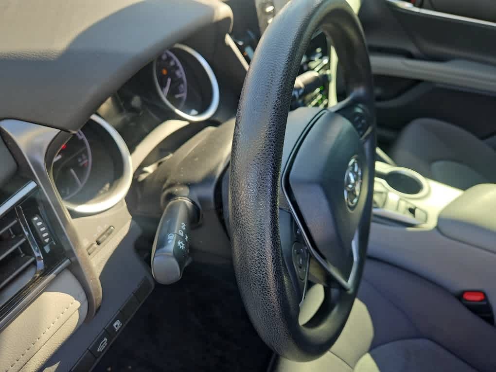 Used 2022 Toyota Camry LE FWD image 8