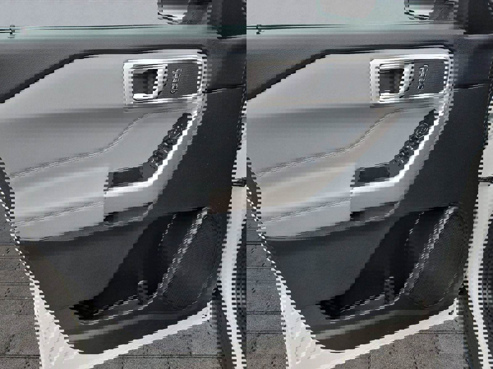 Certified 2023 Ford Explorer XLT w/ Equipment Group 202A image 11