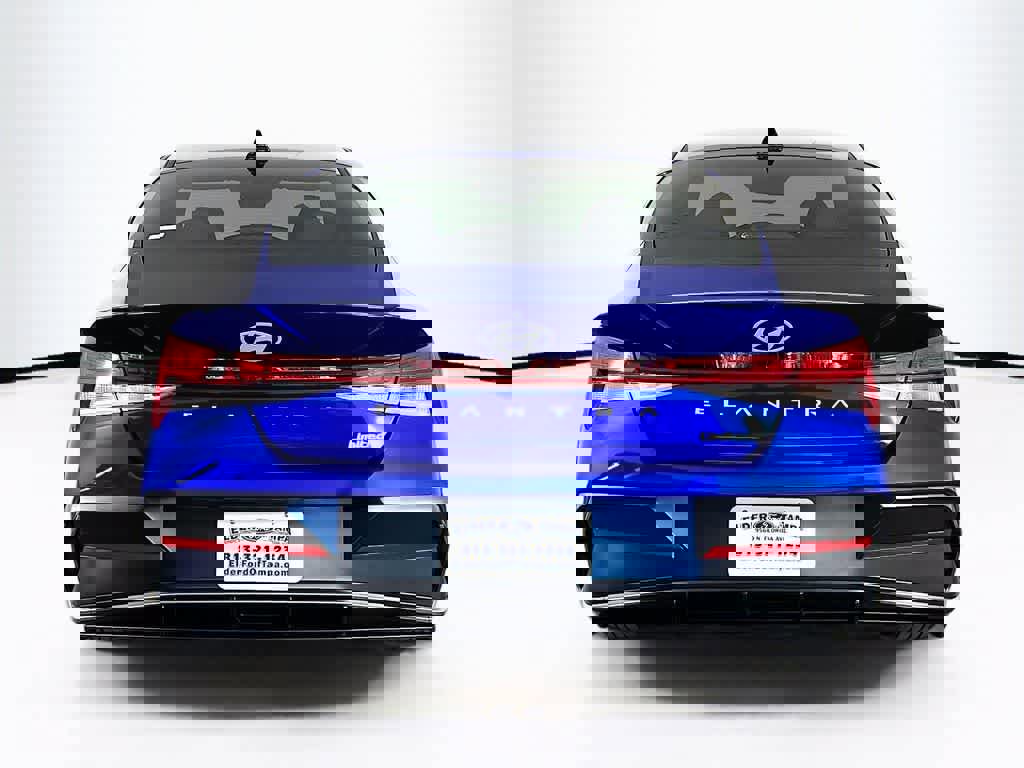 Used 2026 Hyundai Elantra Limited w/ Cargo Package image 4