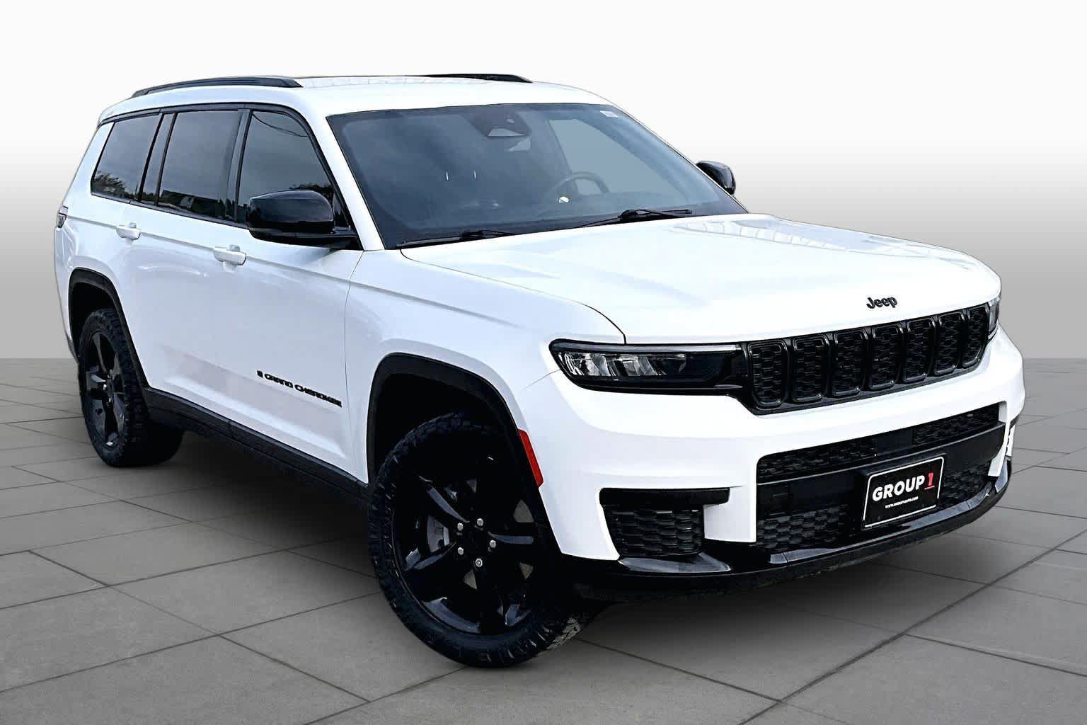 Used 2023 Jeep Grand Cherokee L Laredo AWD/4WD image 3