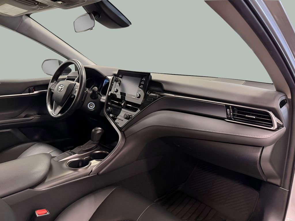 Used 2023 Toyota Camry SE image 14