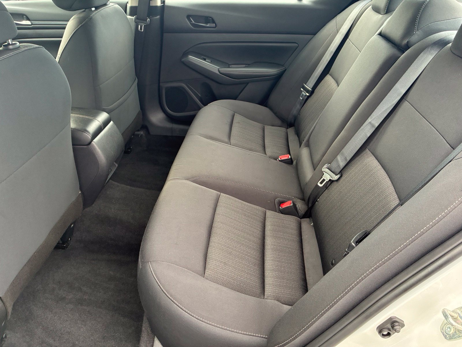 Used 2025 Nissan Altima 2.5 SV FWD image 15