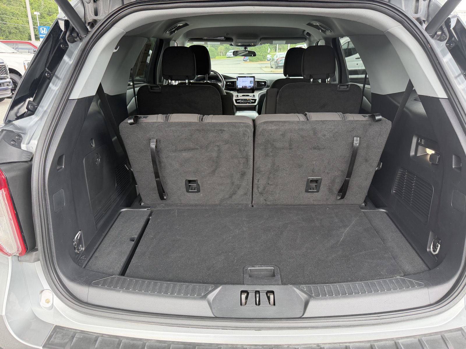 Certified 2023 Ford Explorer XLT RWD image 33
