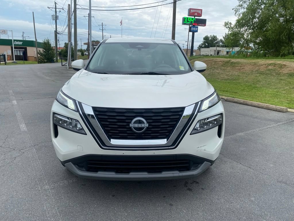 Used 2023 Nissan Rogue SV AWD/4WD image 2