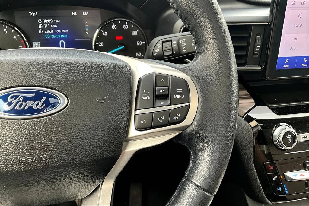 Certified 2023 Ford Explorer Limited w/ Hybrid Equipment Group 310A AWD/4WD image 15
