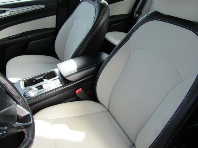 Certified 2019 Ford Fusion SE w/ Equipment Group 151A image 17