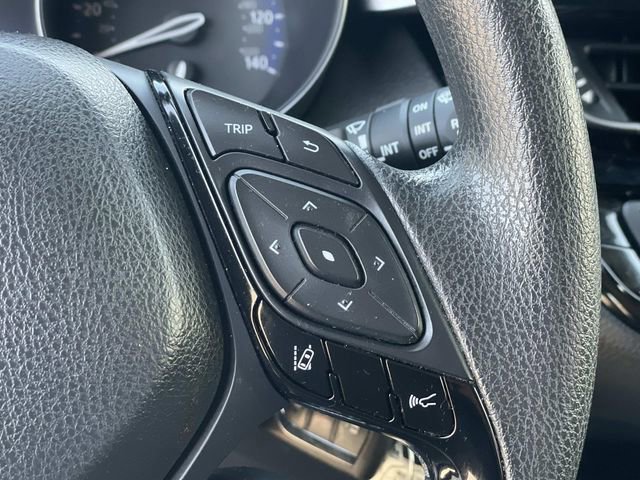 Used 2021 Toyota C-HR LE image 10