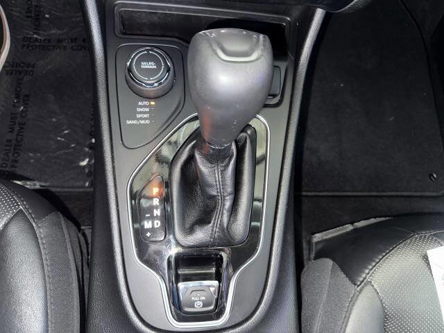 Used 2021 Jeep Cherokee Limited AWD/4WD image 10