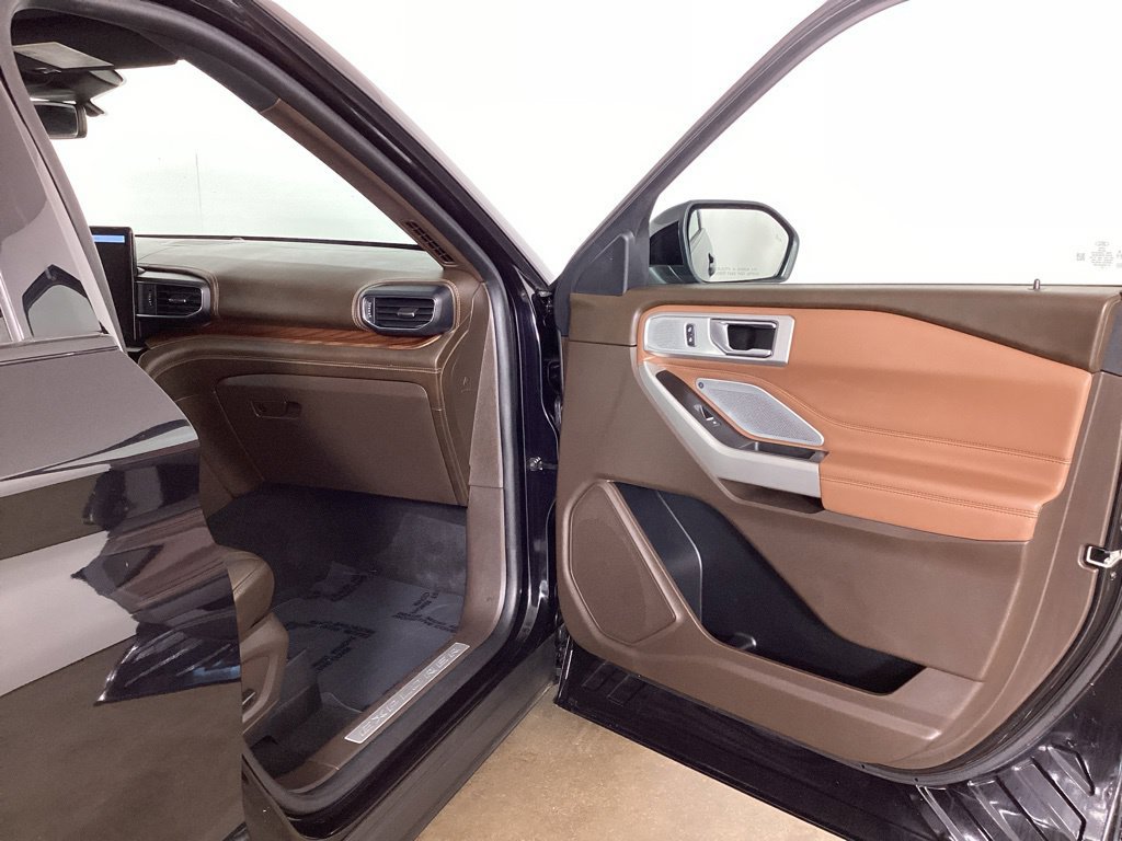 Certified 2021 Ford Explorer King Ranch w/ Premium Technology Package AWD/4WD image 23