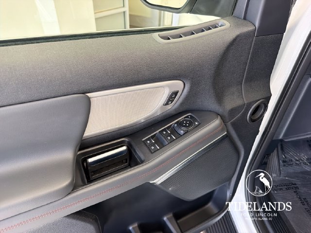 Certified 2025 Ford Expedition Active AWD/4WD image 15