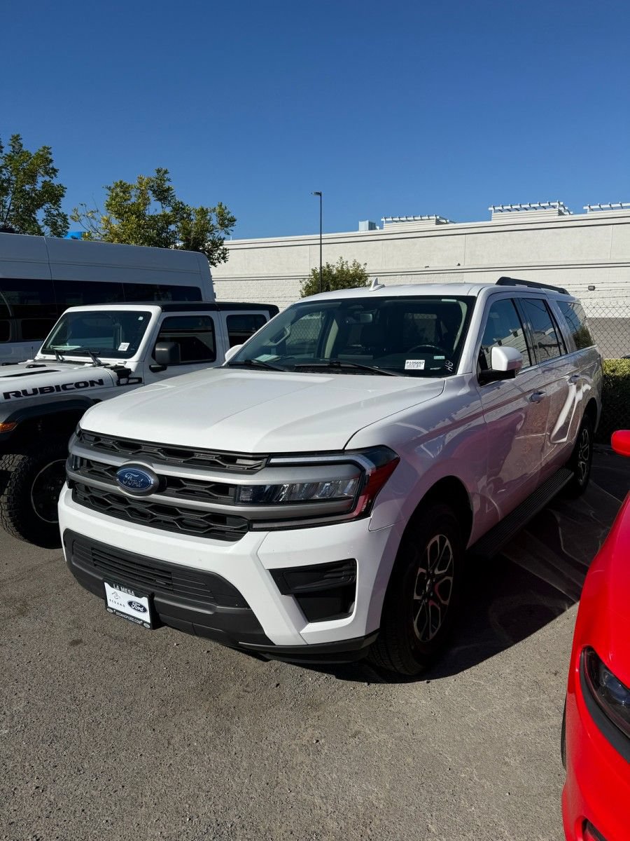Certified 2024 Ford Expedition Max XLT RWD image 5