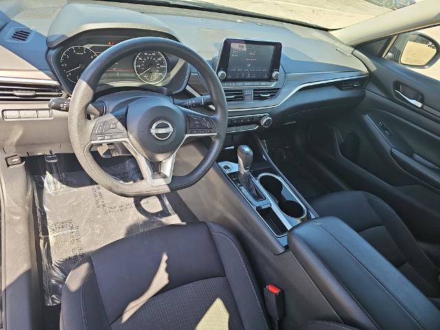 Used 2024 Nissan Altima 2.5 SV FWD image 15