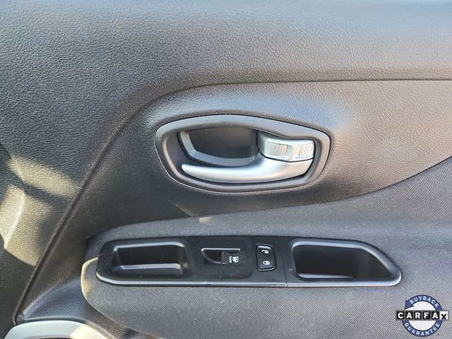 Used 2019 Jeep Renegade Latitude w/ Cold Weather Group image 33