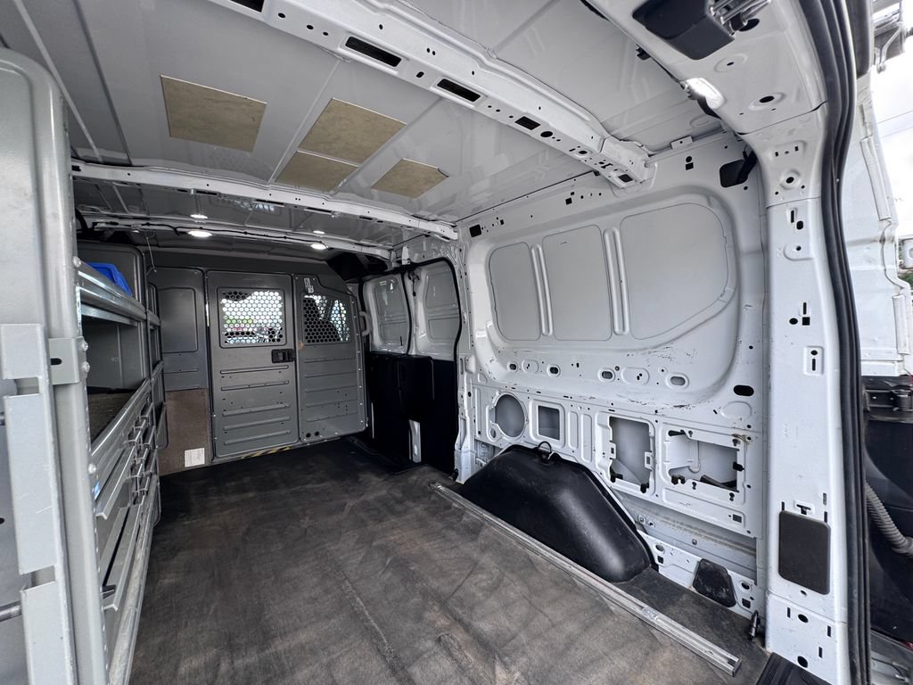 Certified 2019 Ford Transit 250 130 Low Roof RWD image 28