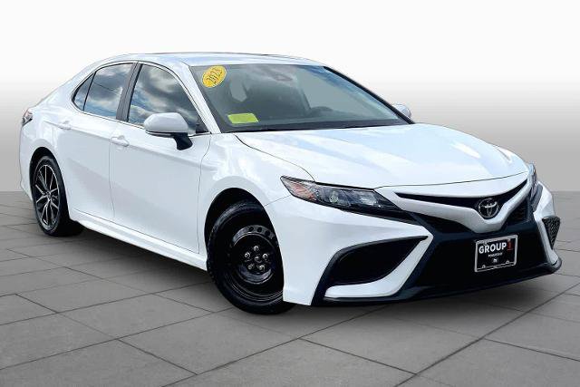 Used 2023 Toyota Camry SE AWD/4WD image 3
