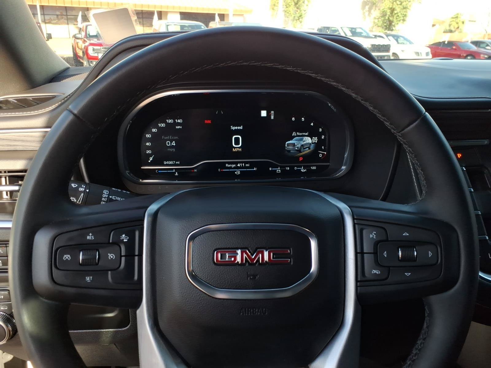 Used 2023 GMC Yukon XL SLT AWD/4WD image 19
