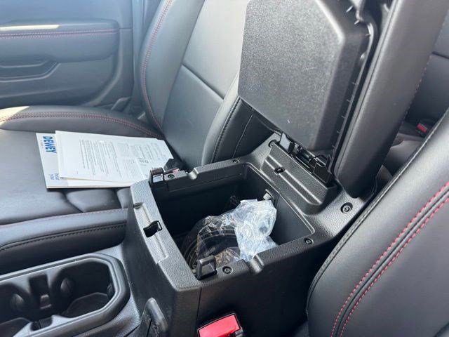 Used 2025 Jeep Wrangler Unlimited Rubicon AWD/4WD image 22