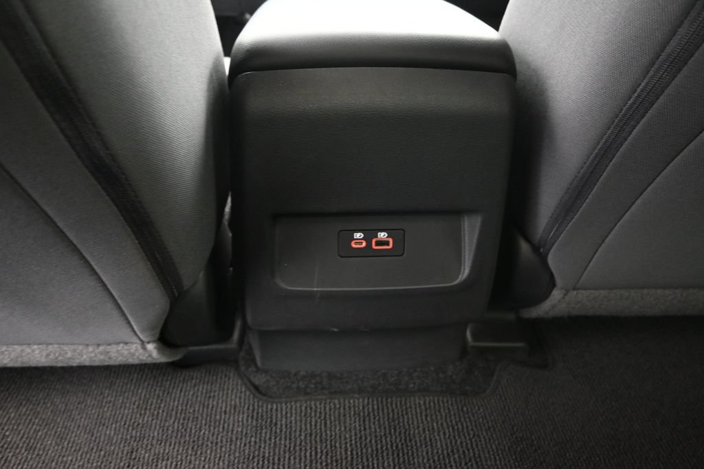 Used 2025 Nissan Frontier SV RWD image 21
