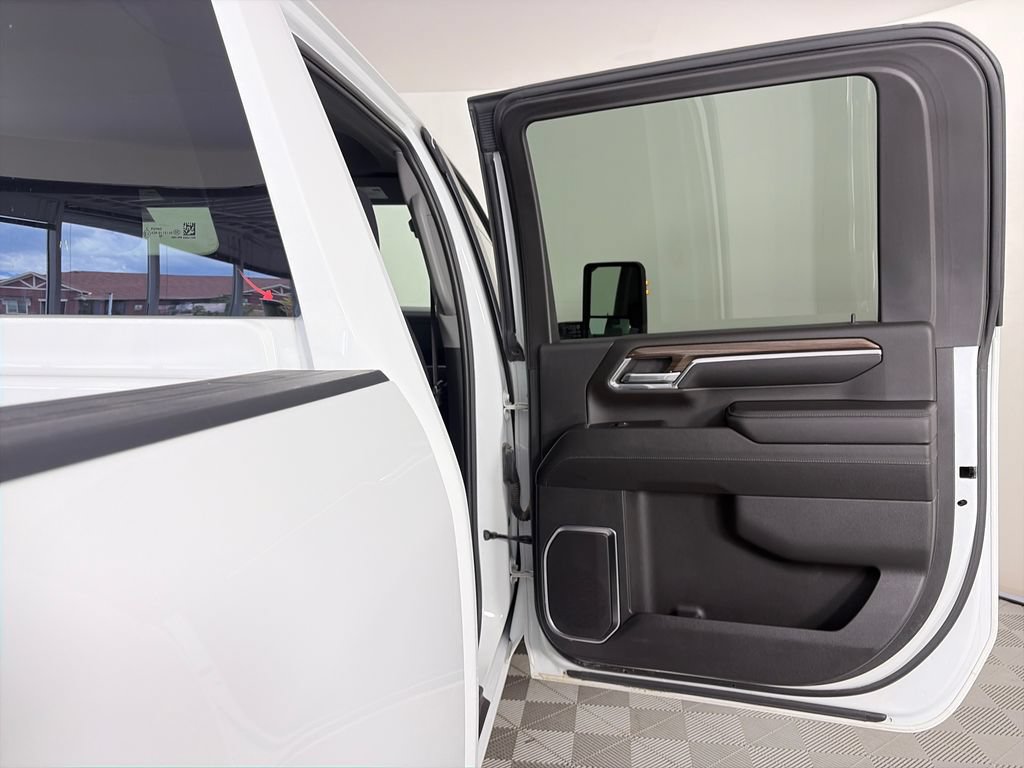 Used 2024 Chevrolet Silverado 3500 LT AWD/4WD image 26
