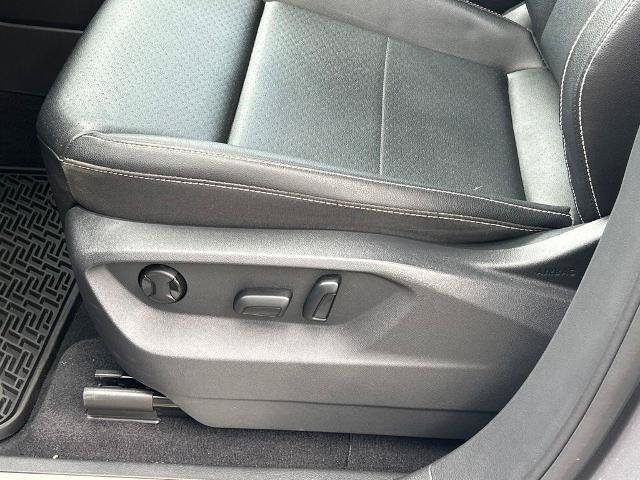 Used 2023 Volkswagen Atlas SE w/ Black Wheel Package FWD image 16
