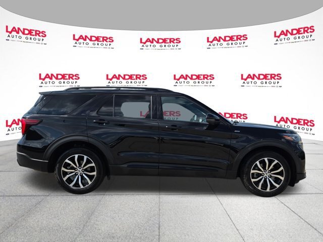 Certified 2026 Ford Explorer ST-Line AWD/4WD image 2