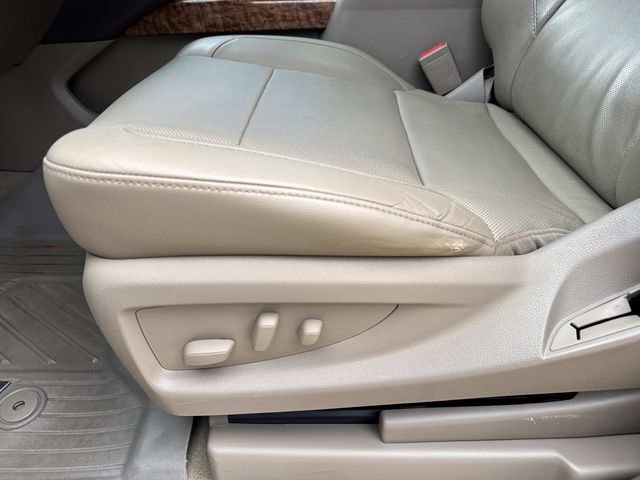 Used 2018 Chevrolet Suburban Premier image 18