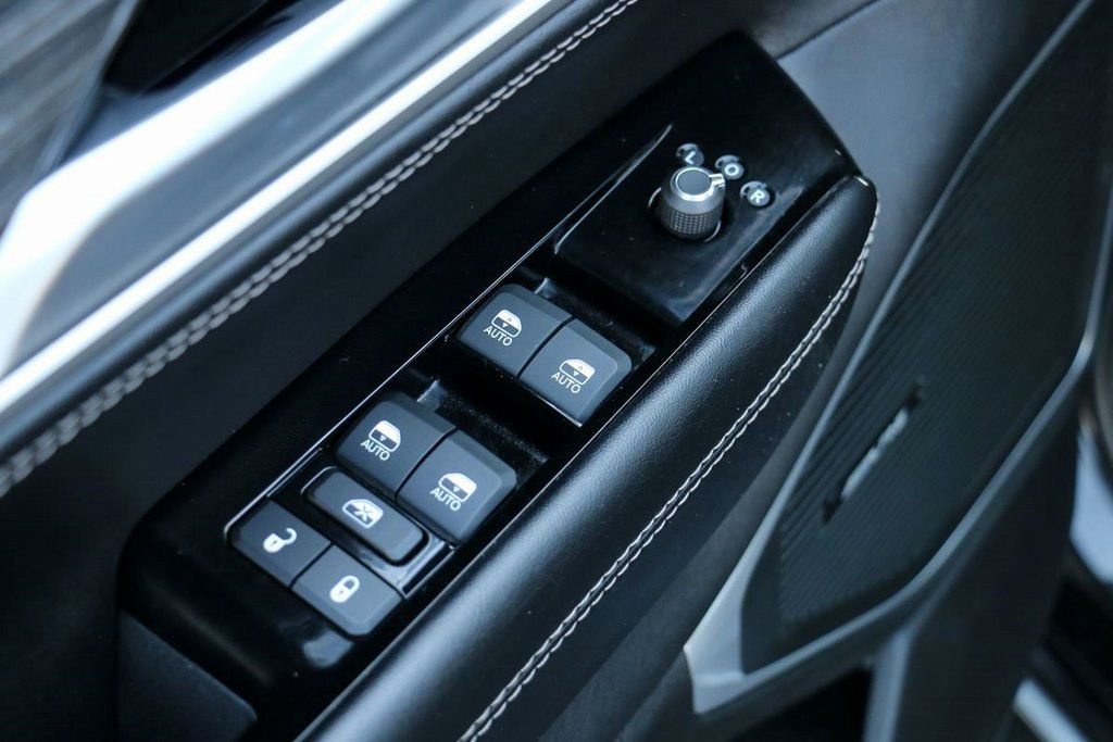 Used 2024 Jeep Wagoneer L Series II image 14